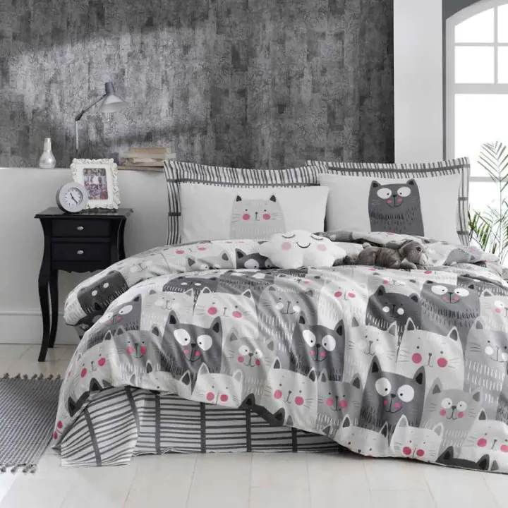 Спален комплект Eponj Home 143EPJ1905, 65% памук - 35% полиестер, 4 части, Плик 200х220 см, Чаршаф 220х240 см, 2 Калъфки 50x70 см, Бял/сив, (143EPJ1905)