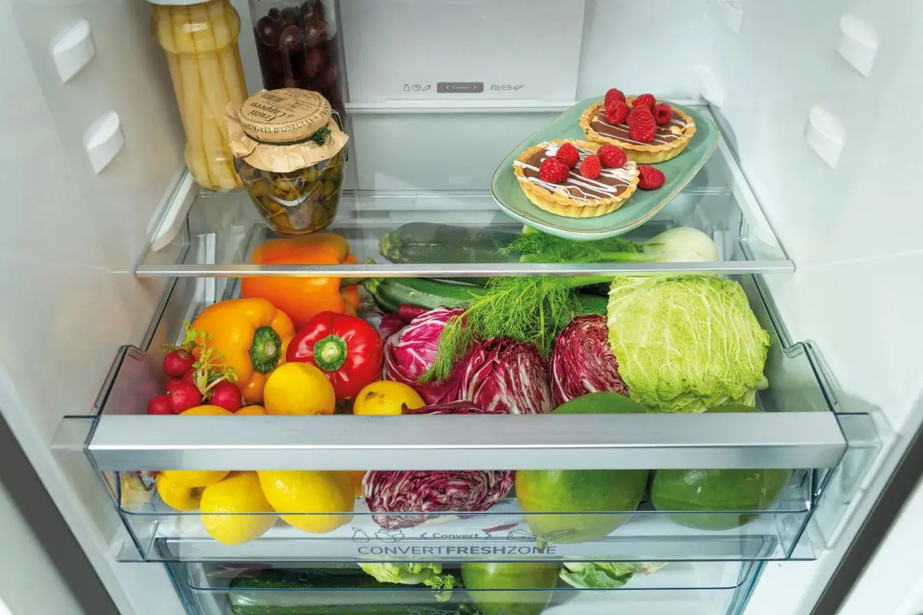 Хладилник с фризер Gorenje NRK6192AXL4, (30013): Вътрешност с пресни продукти