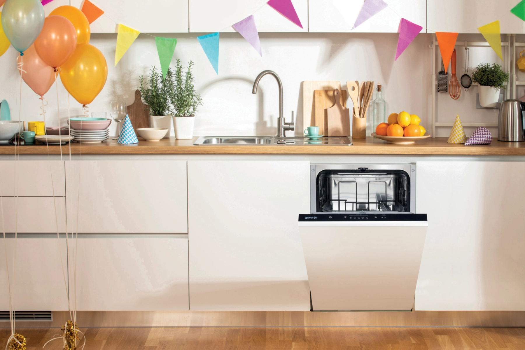 Съдомиялна машина за вграждане Gorenje GV520E15, половин зареждане, (13613): Отворена вградена съдомиялна