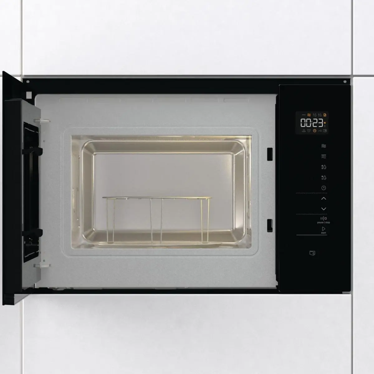 Микровълнова фурна за вграждане Gorenje BMI251SG3BG, 25 литра, грил, черен, (13650): Отворена фурна отвътре