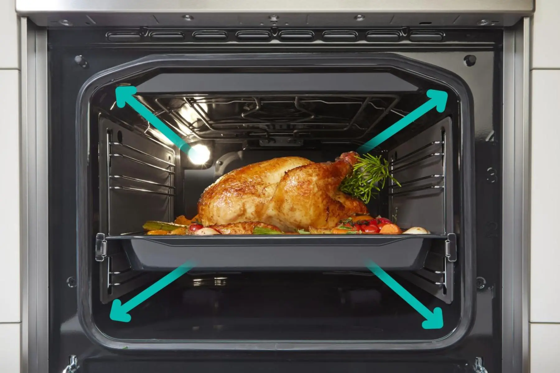 Готварска печка Gorenje GECS5C70WA, 70L, AirFry, Бял, (13704): Вътрешност на фурната