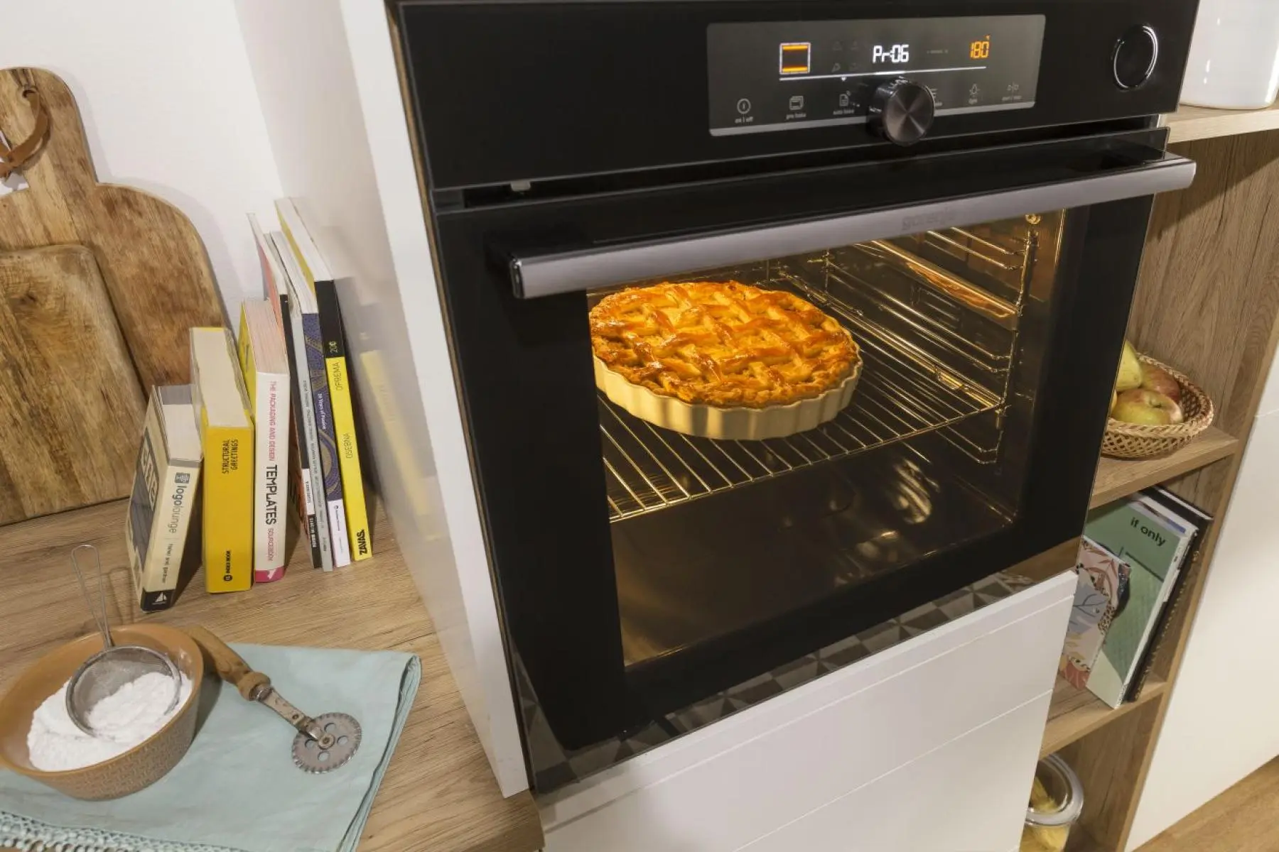 Фурна за вграждане Gorenje BPS6737E14X, 77 литра, функция пиролиза, инокс, (13741): Печене на пай